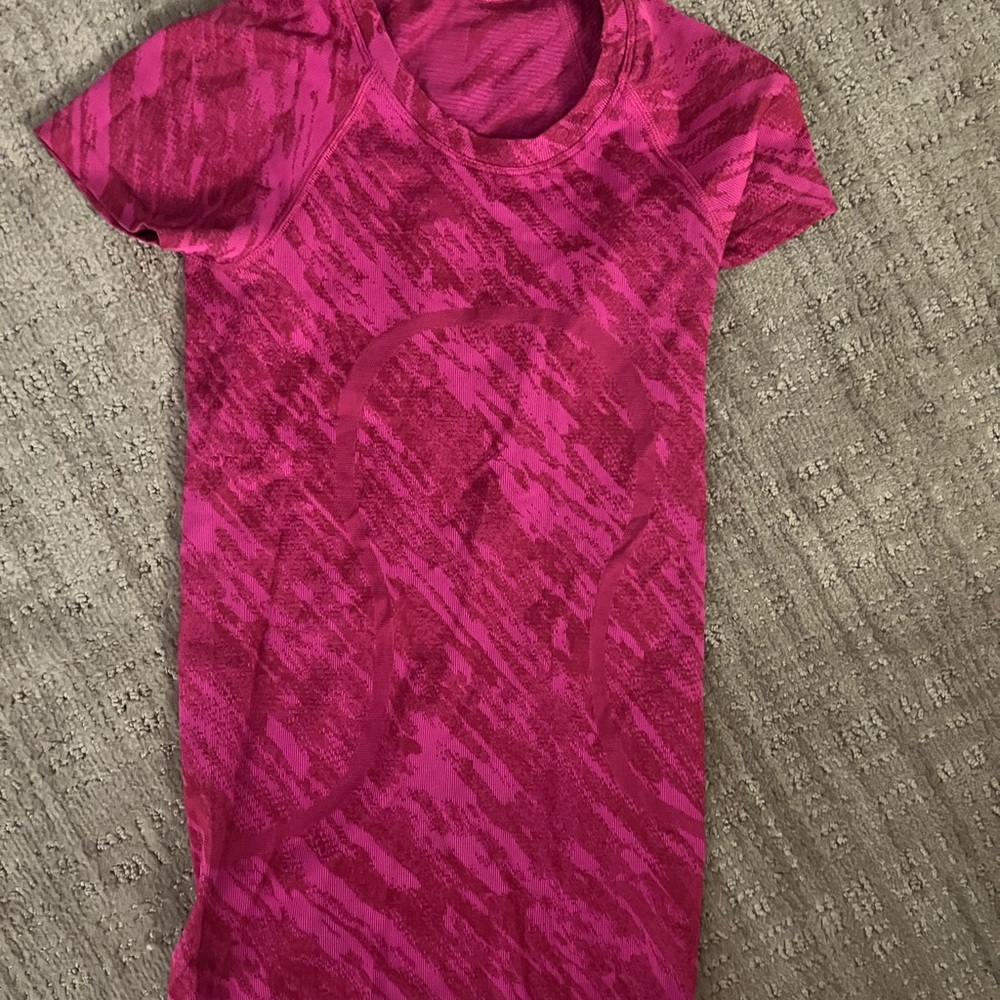 Lululemon swiftly tech t shirt